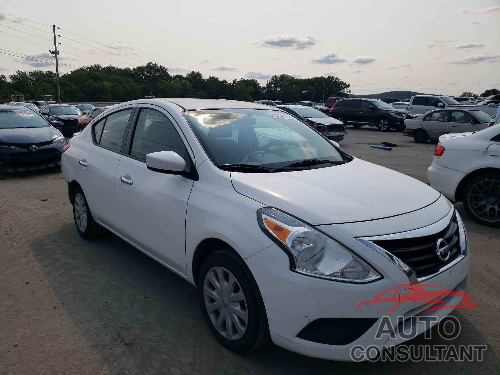 NISSAN VERSA 2017 - 3N1CN7APXHL813043