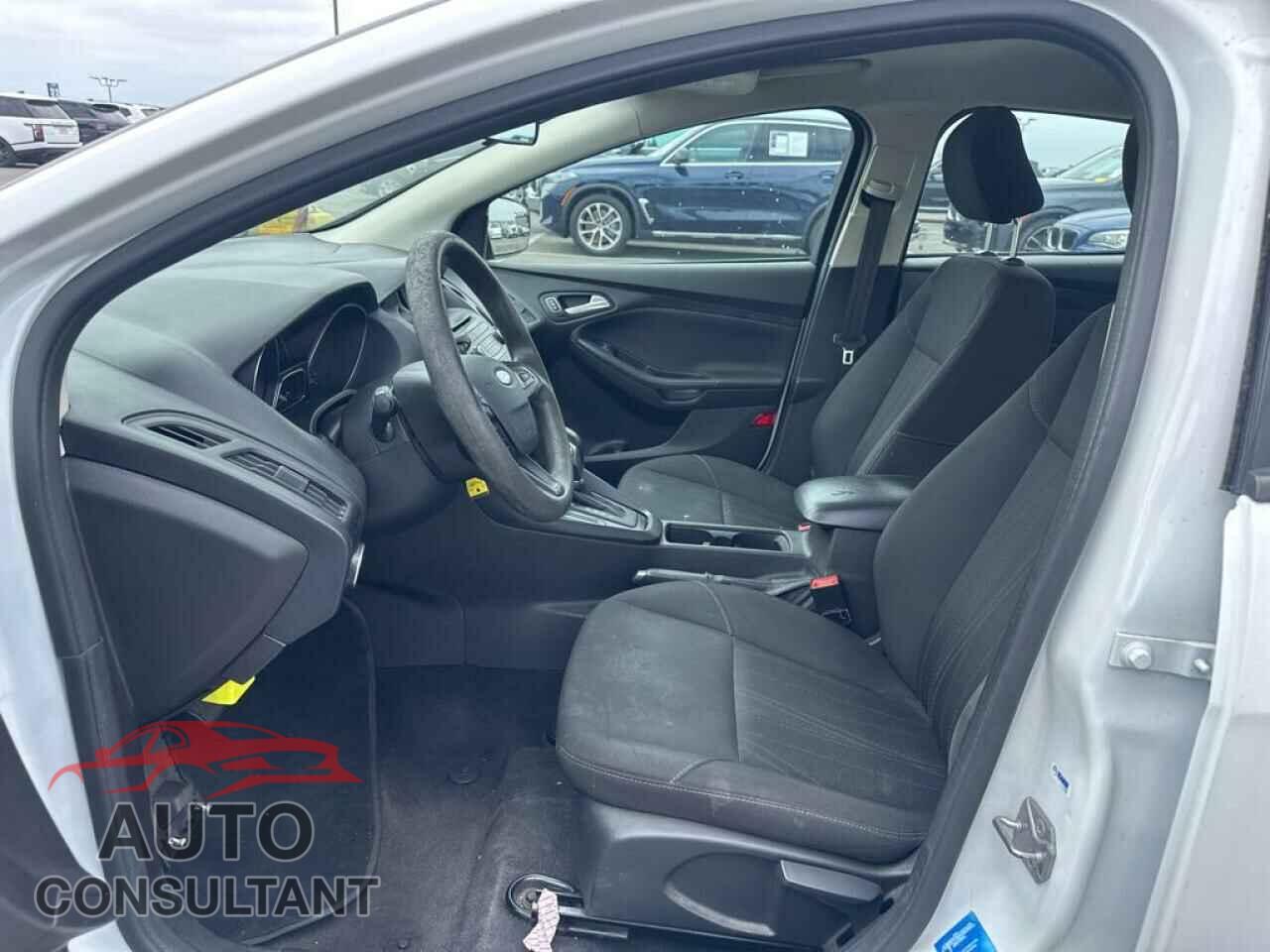 FORD FOCUS 2017 - 1FADP3F24HL271585