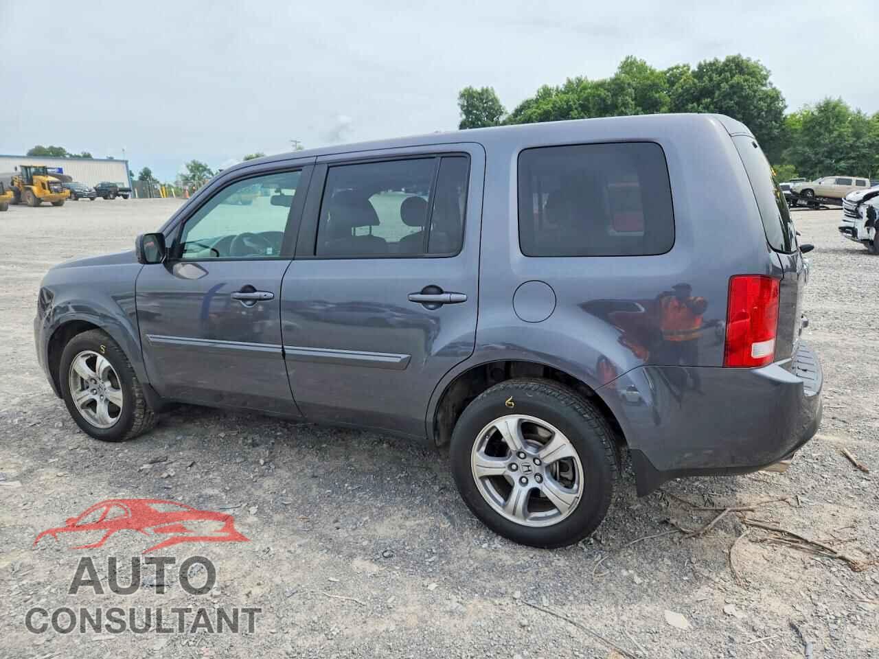 HONDA PILOT 2015 - 5FNYF4H51FB030661