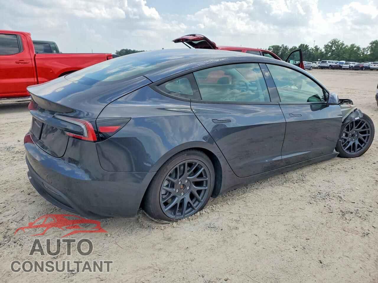 TESLA MODEL 3 2026 - 5YJ3E1EA5TF160564