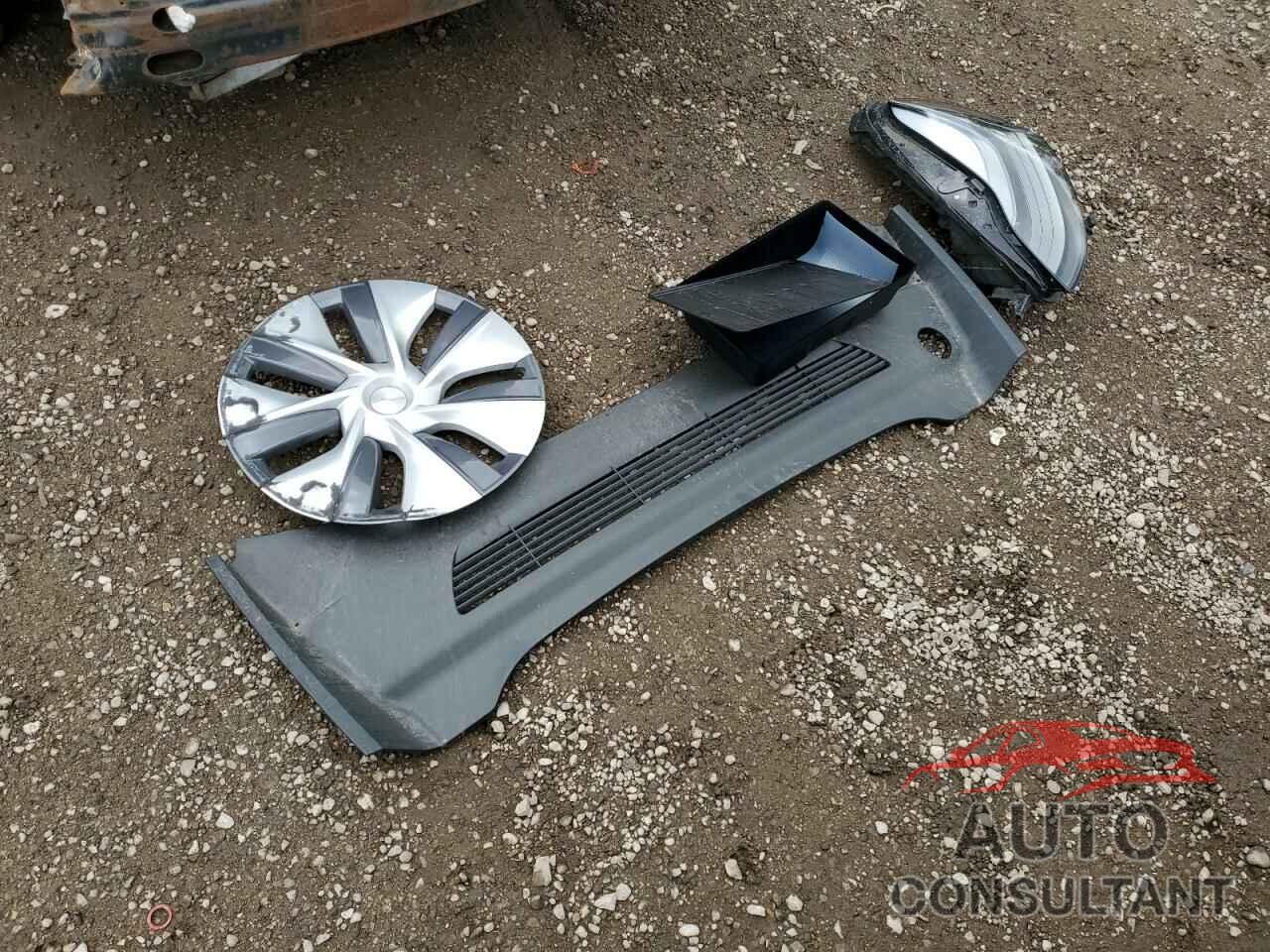 TESLA MODEL Y 2023 - LRWYGDEE5PC266209