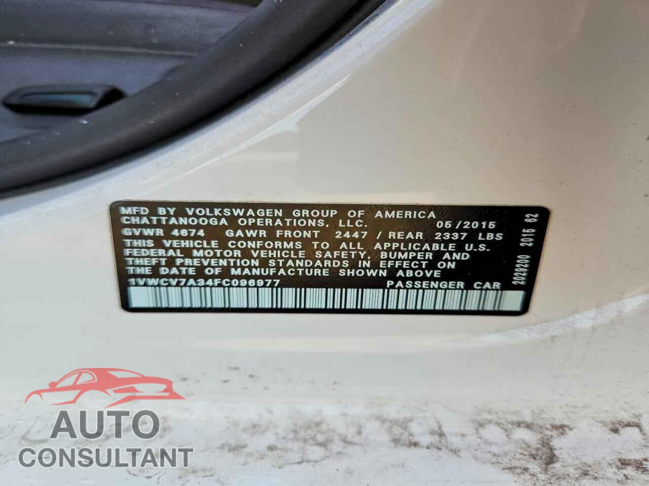 VOLKSWAGEN PASSAT 2015 - 1VWCV7A34FC096977