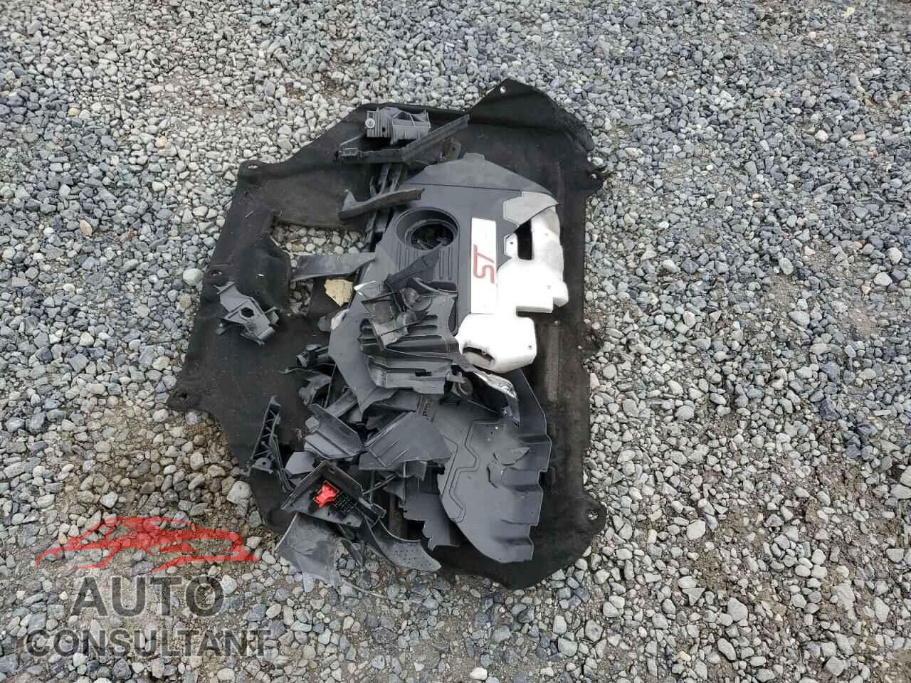 FORD FOCUS 2017 - 1FADP3K24HL314943