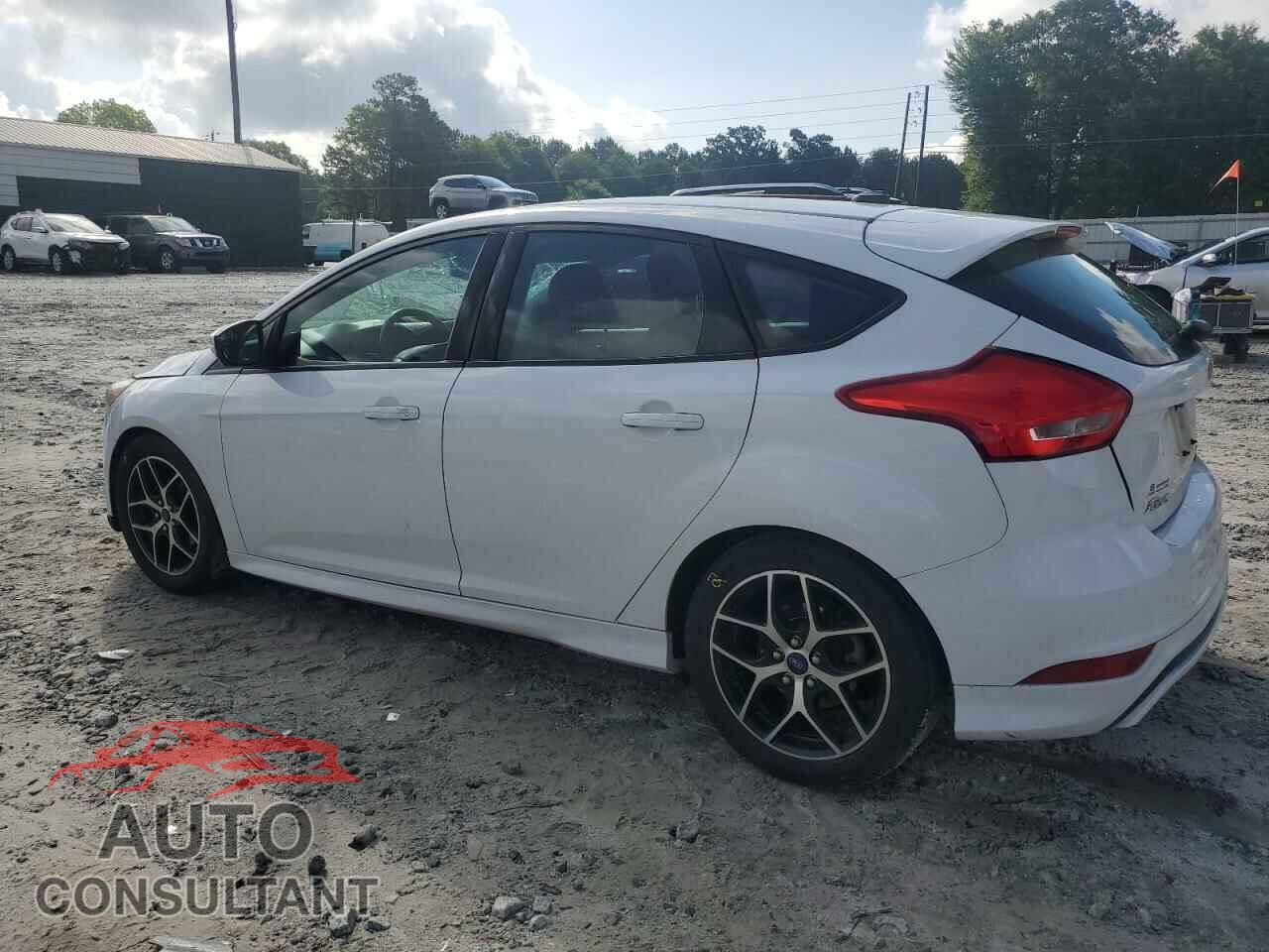 FORD FOCUS 2015 - 1FADP3K29FL338751