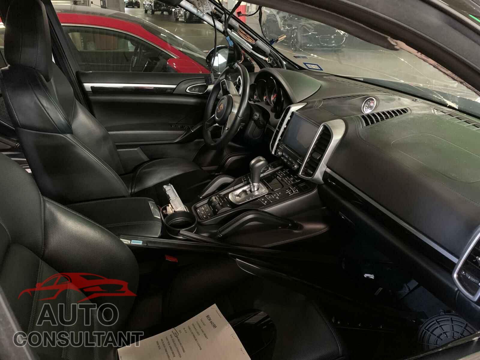 PORSCHE CAYENNE 2017 - WP1AC2A27HLA92983