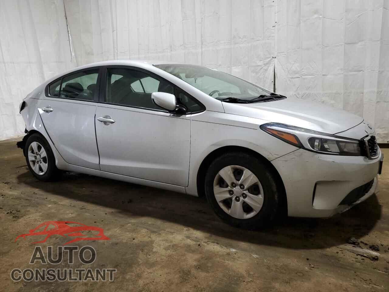 KIA FORTE 2018 - 3KPFK4A73JE200080