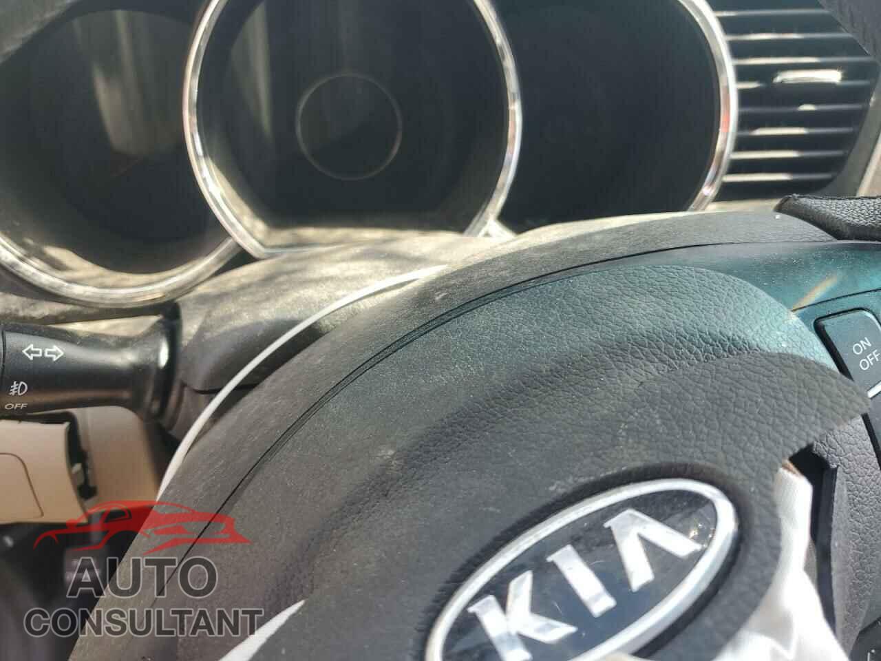 KIA OPTIMA 2011 - KNAGN4A79B5118215
