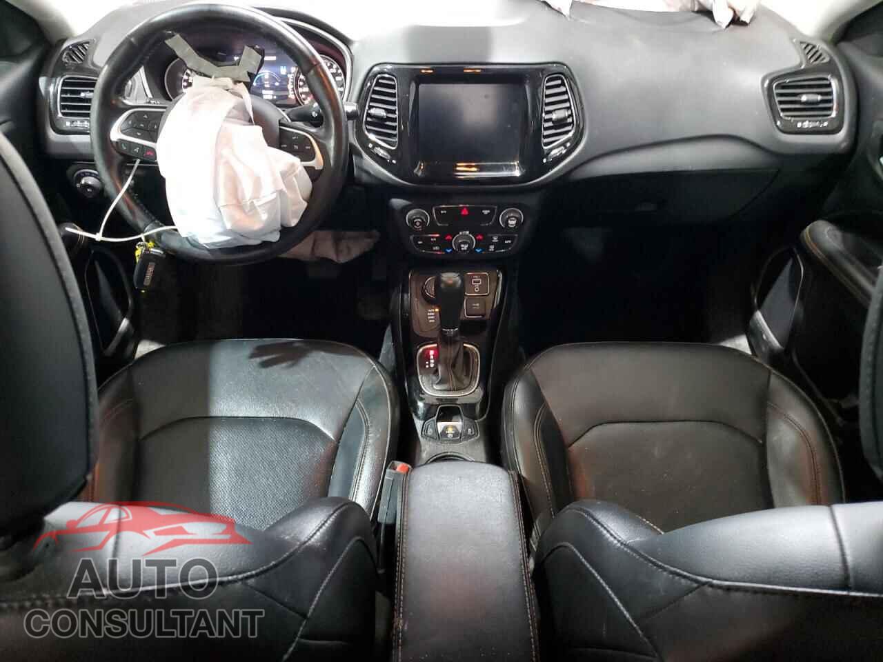JEEP COMPASS 2020 - 3C4NJDCB7LT138035