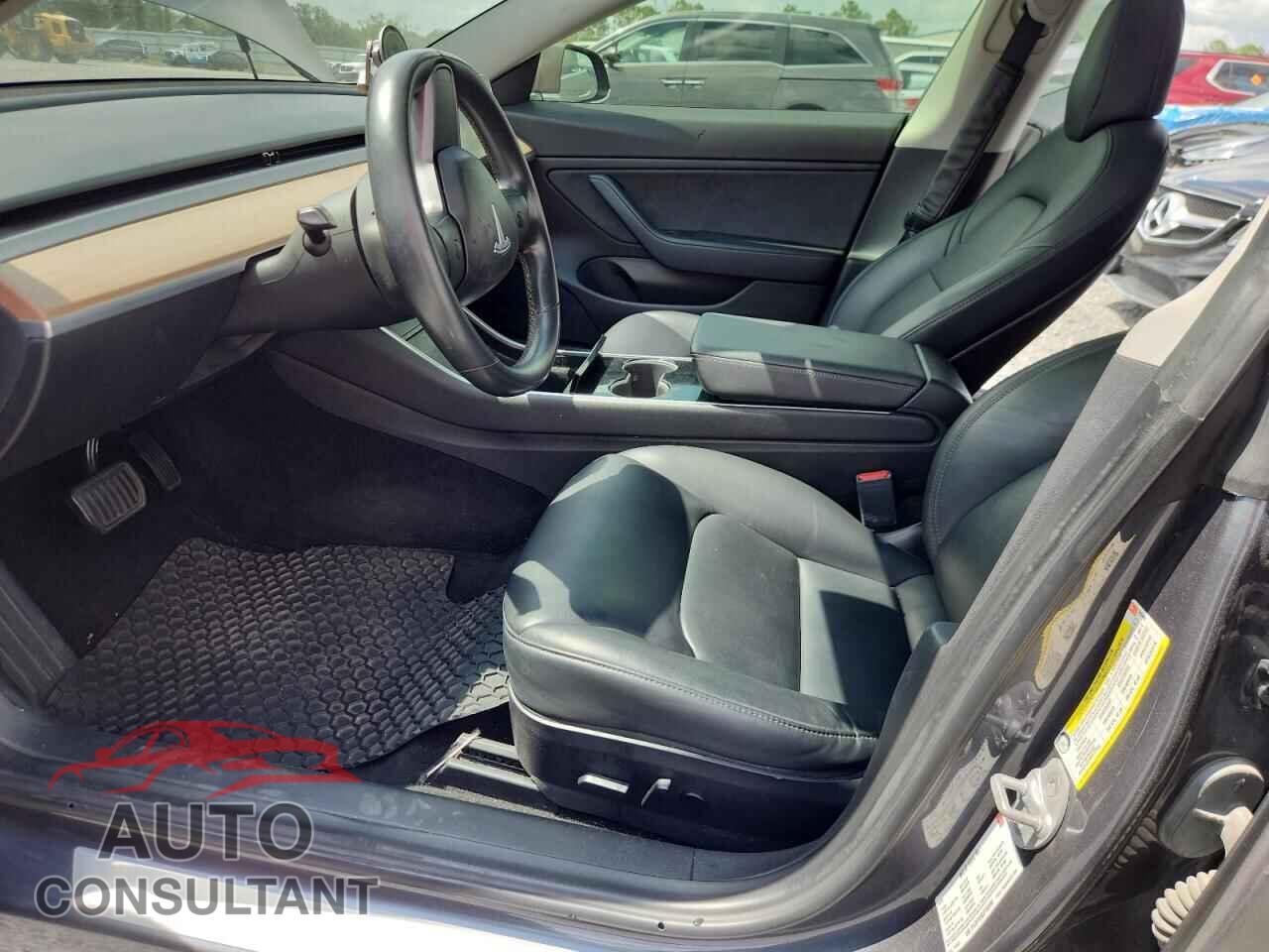 TESLA MODEL 3 2018 - 5YJ3E1EA0JF163496
