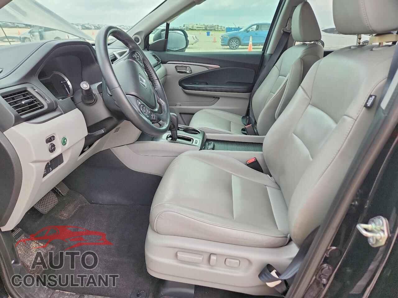 HONDA PILOT 2017 - 5FNYF5H61HB013750