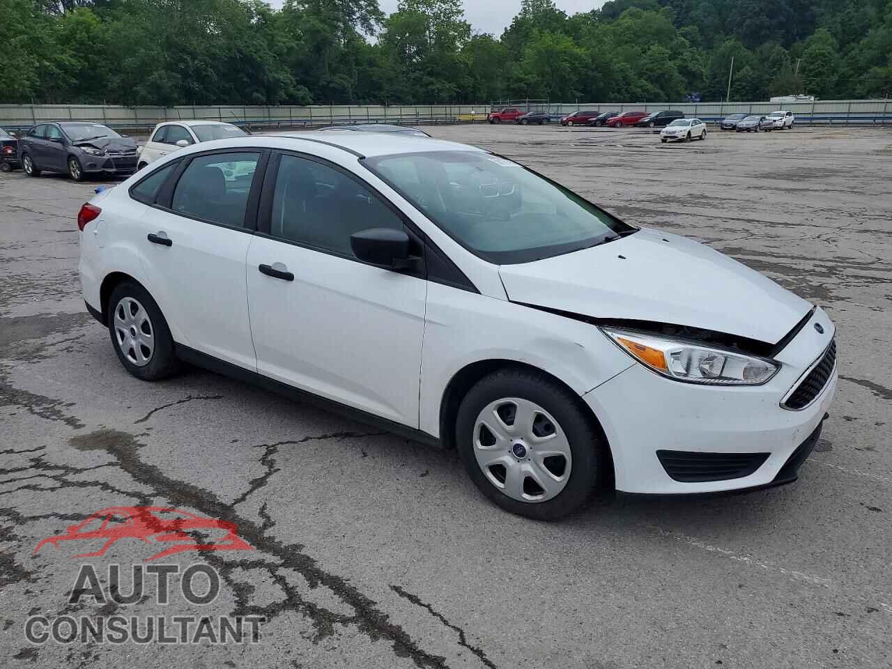 FORD FOCUS 2017 - 1FADP3E22HL294977
