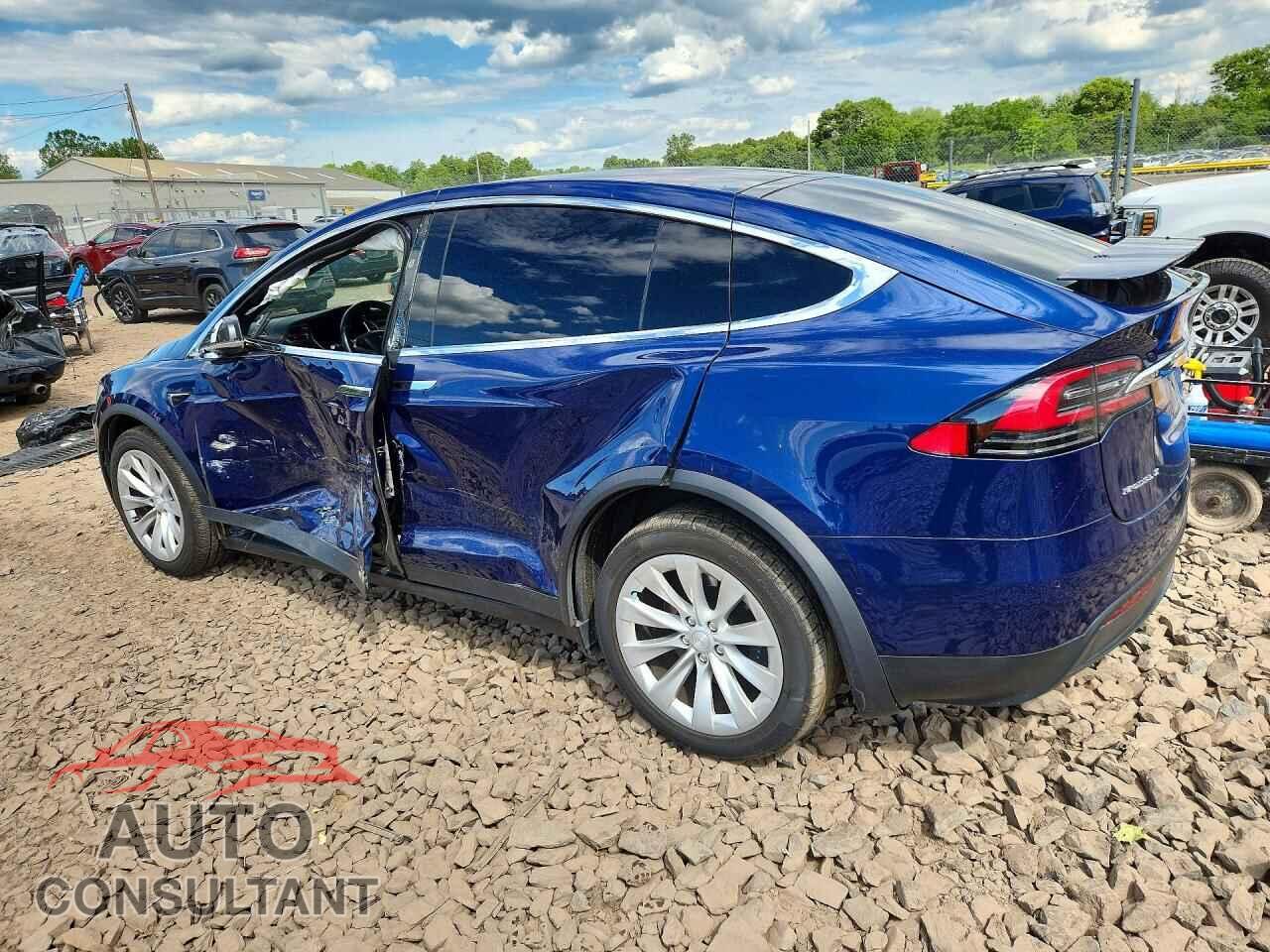 TESLA MODEL X 2017 - 5YJXCBE20HF057677