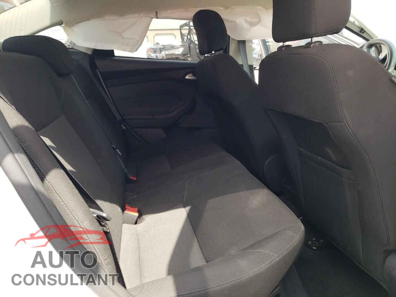 FORD FOCUS 2017 - 1FADP3F24HL323586