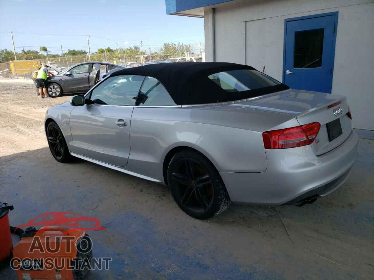 AUDI S5/RS5 2010 - WAUCGAFH8AN013625