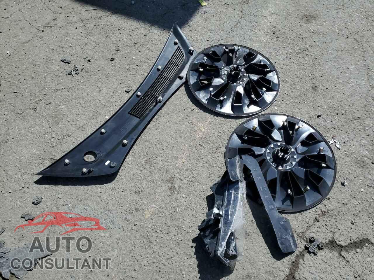 TESLA MODEL 3 2019 - 5YJ3E1EA9KF419782