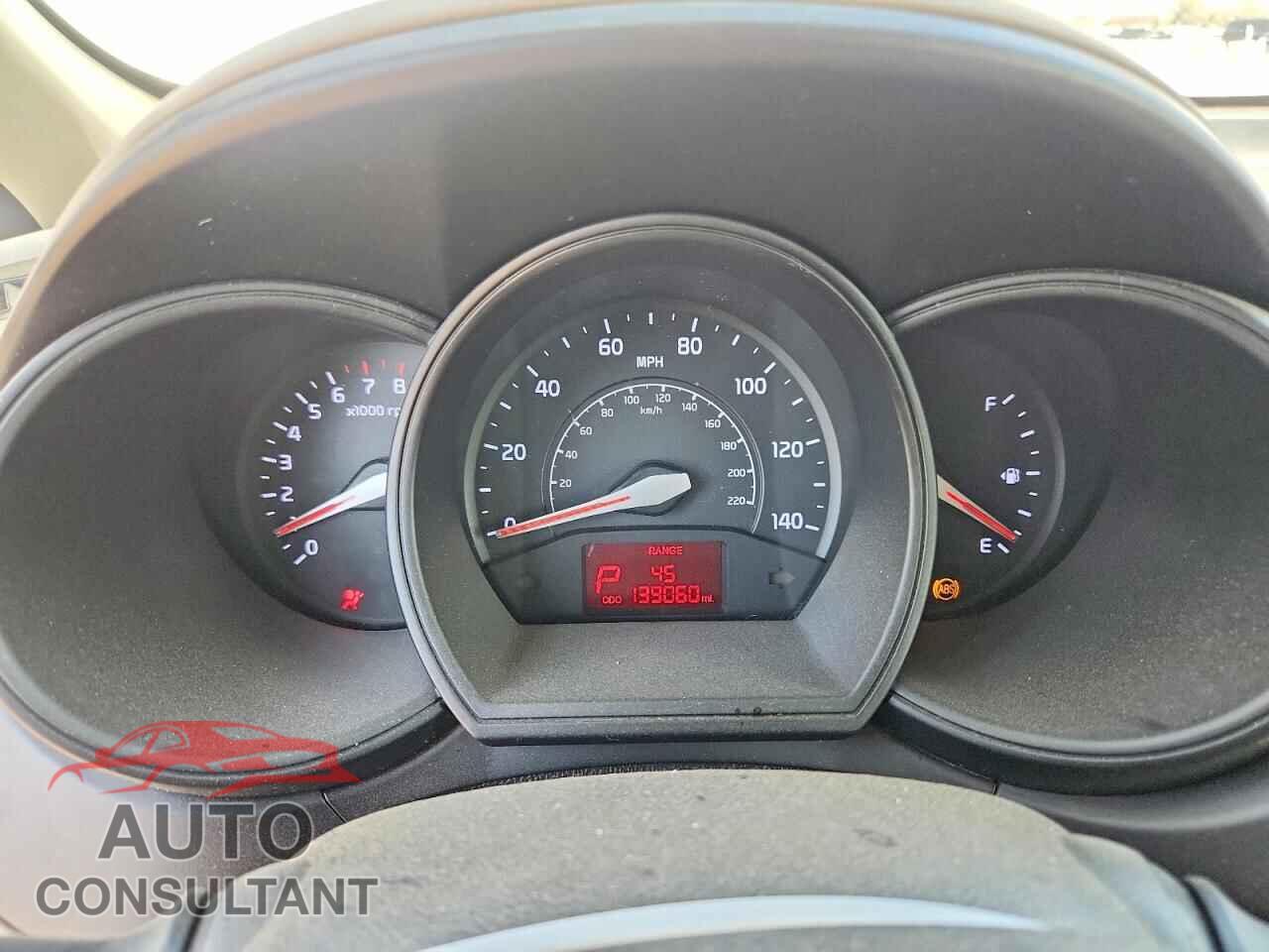 KIA RIO 2012 - KNADM5A37C6012656