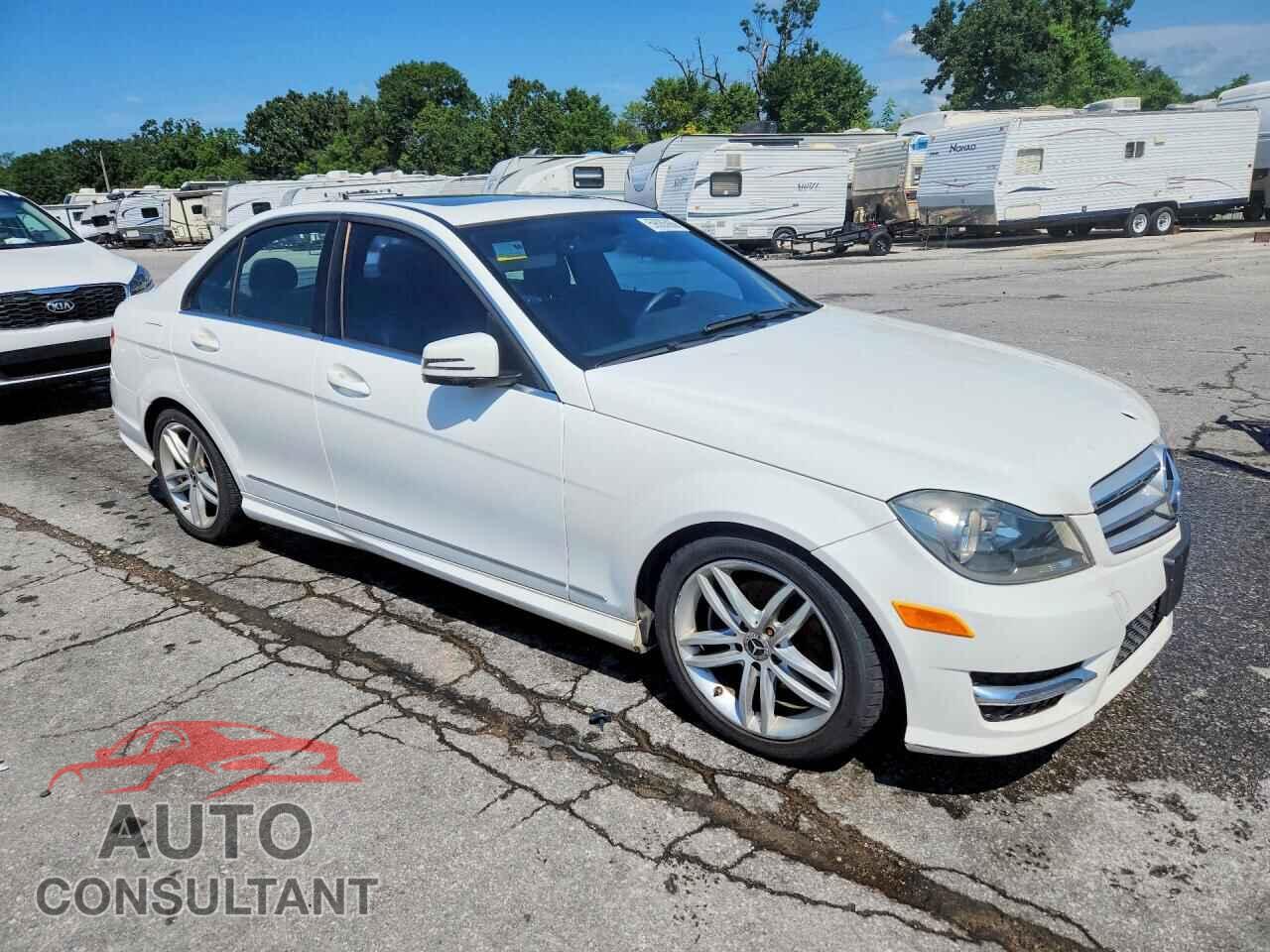 MERCEDES-BENZ C-CLASS 2013 - WDDGF4HB2DA797626
