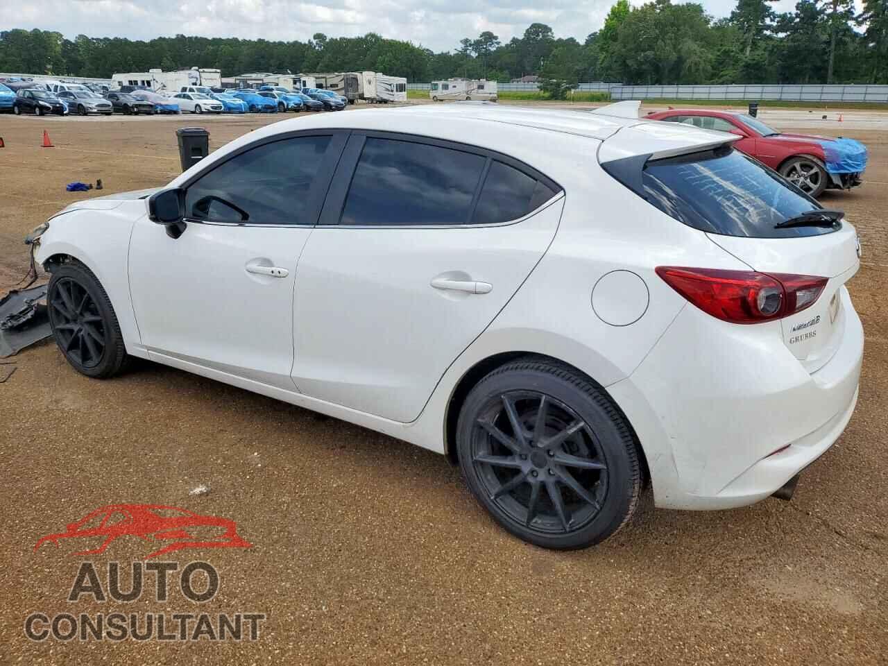 MAZDA 3 2018 - 3MZBN1L33JM180530