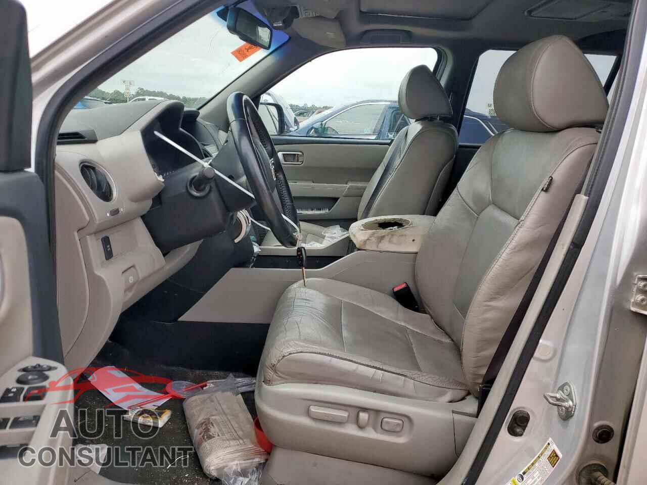 HONDA PILOT 2011 - 5FNYF3H65BB037920