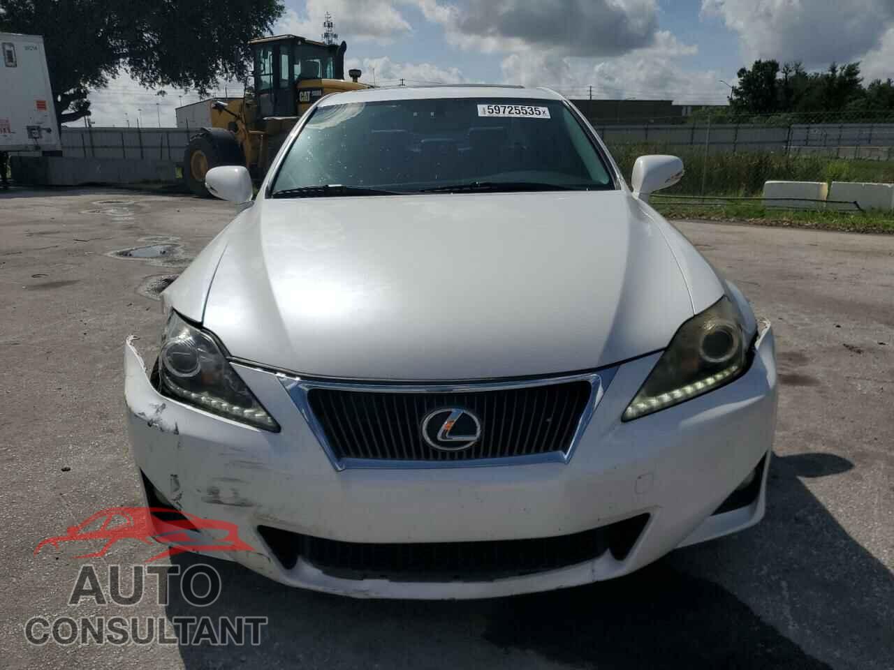 LEXUS IS 2012 - JTHCF5C20C2035750