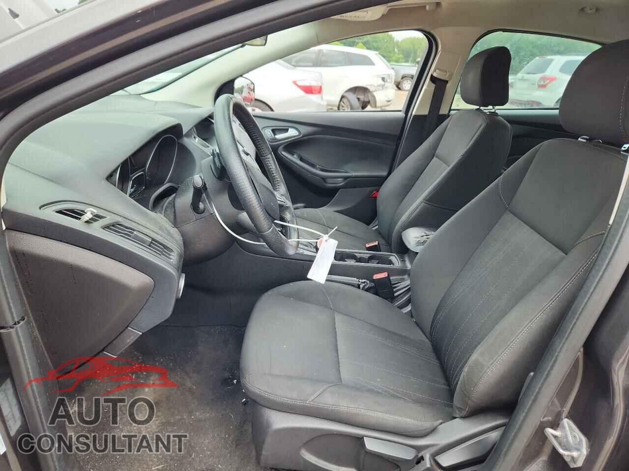 FORD FOCUS 2015 - 1FADP3F24FL379654