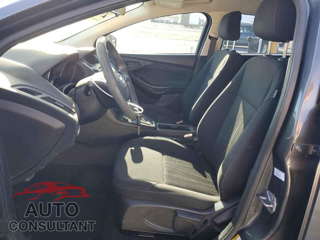 FORD FOCUS 2017 - 1FADP3E22HL348245