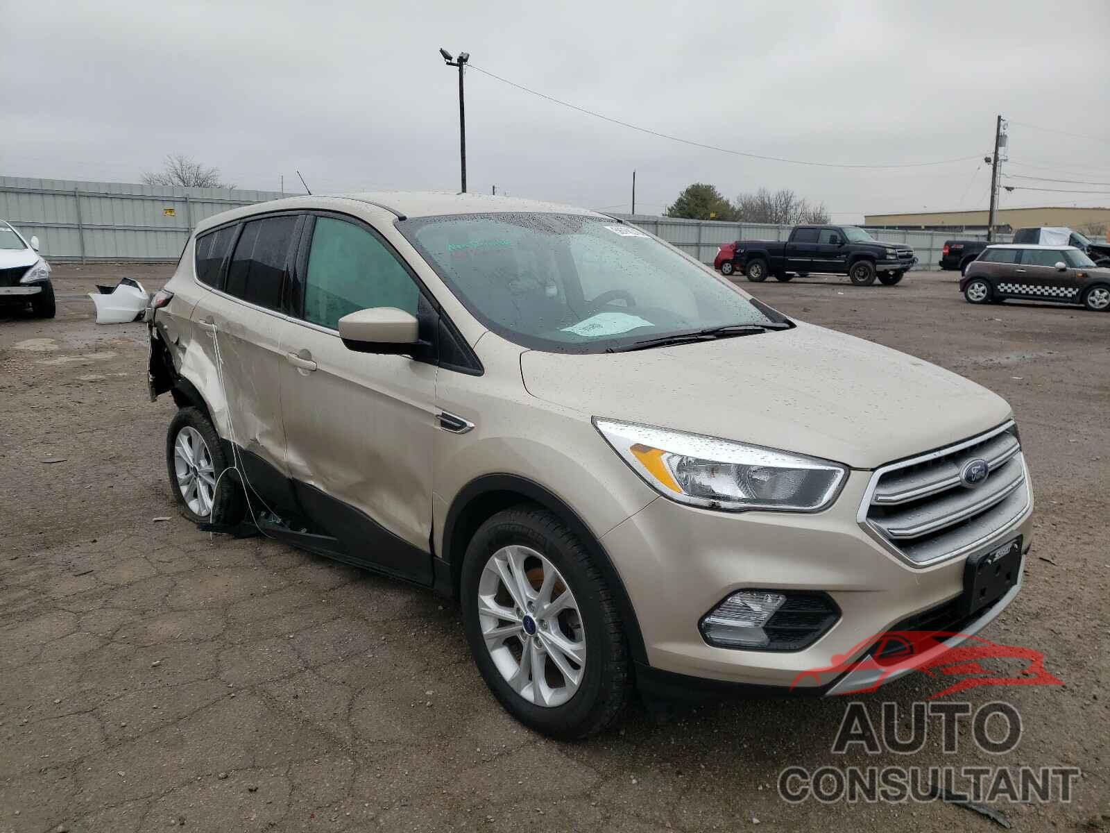 FORD ESCAPE 2017 - 1FMCU0GD7HUD36982