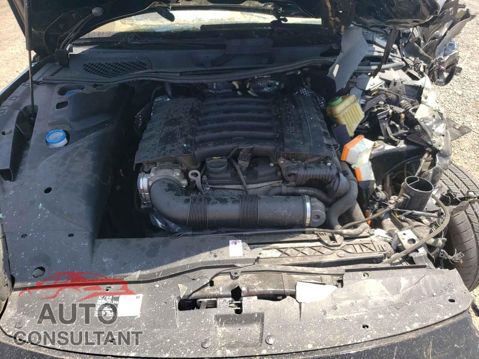 PORSCHE CAYENNE 2016 - WP1AA2A26GKA37208