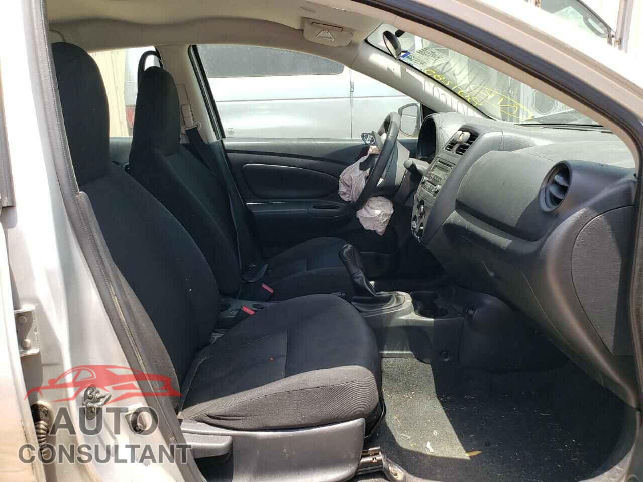 NISSAN VERSA 2017 - 3N1CN7AP4HL807285