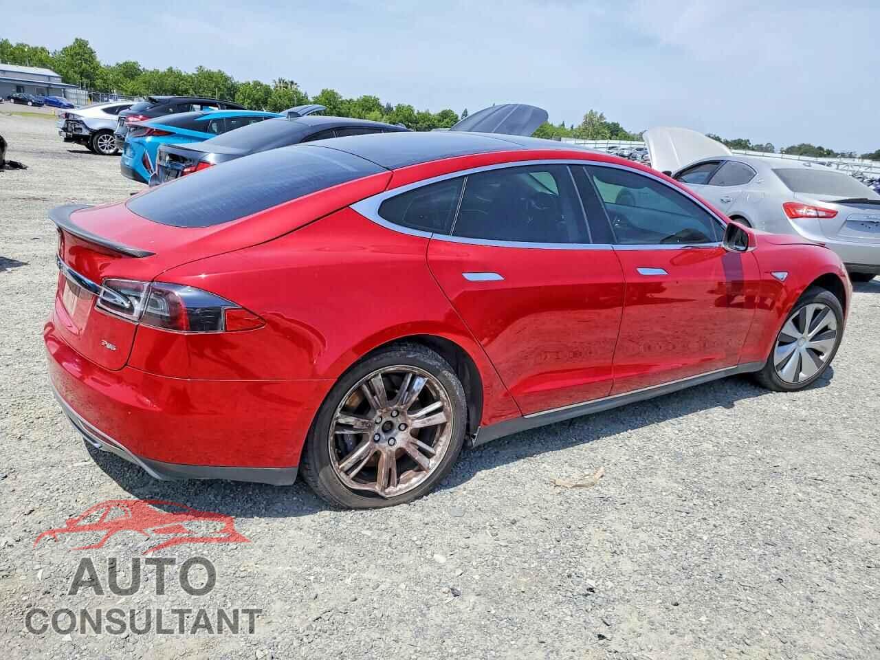 TESLA MODEL S 2013 - 5YJSA1DP8DFP09219