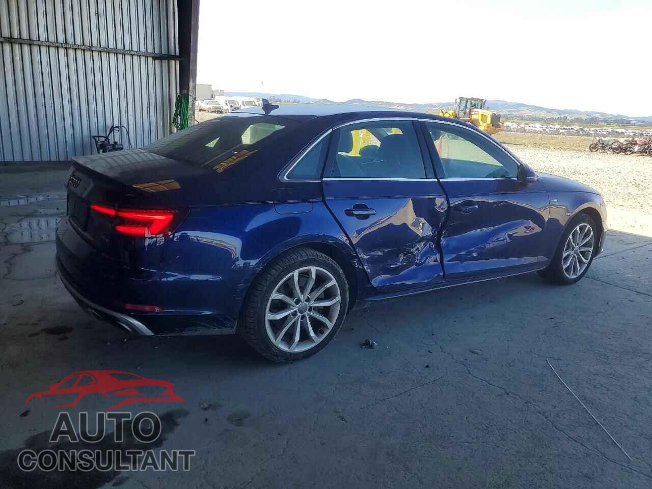 AUDI A4 2019 - WAUDNAF48KA003208