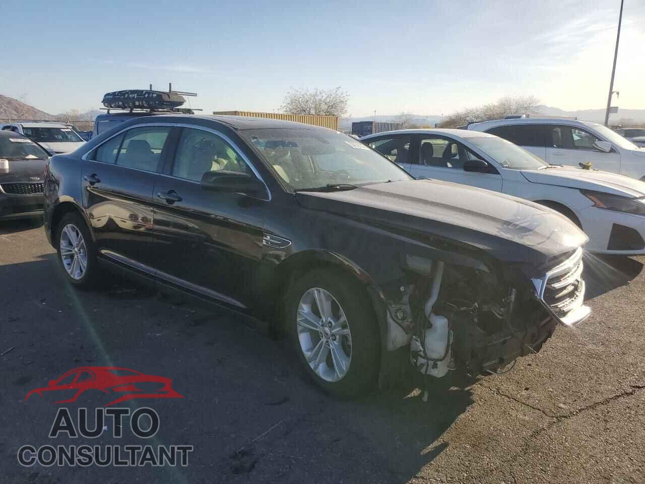 FORD TAURUS 2018 - 1FAHP2E86JG117878