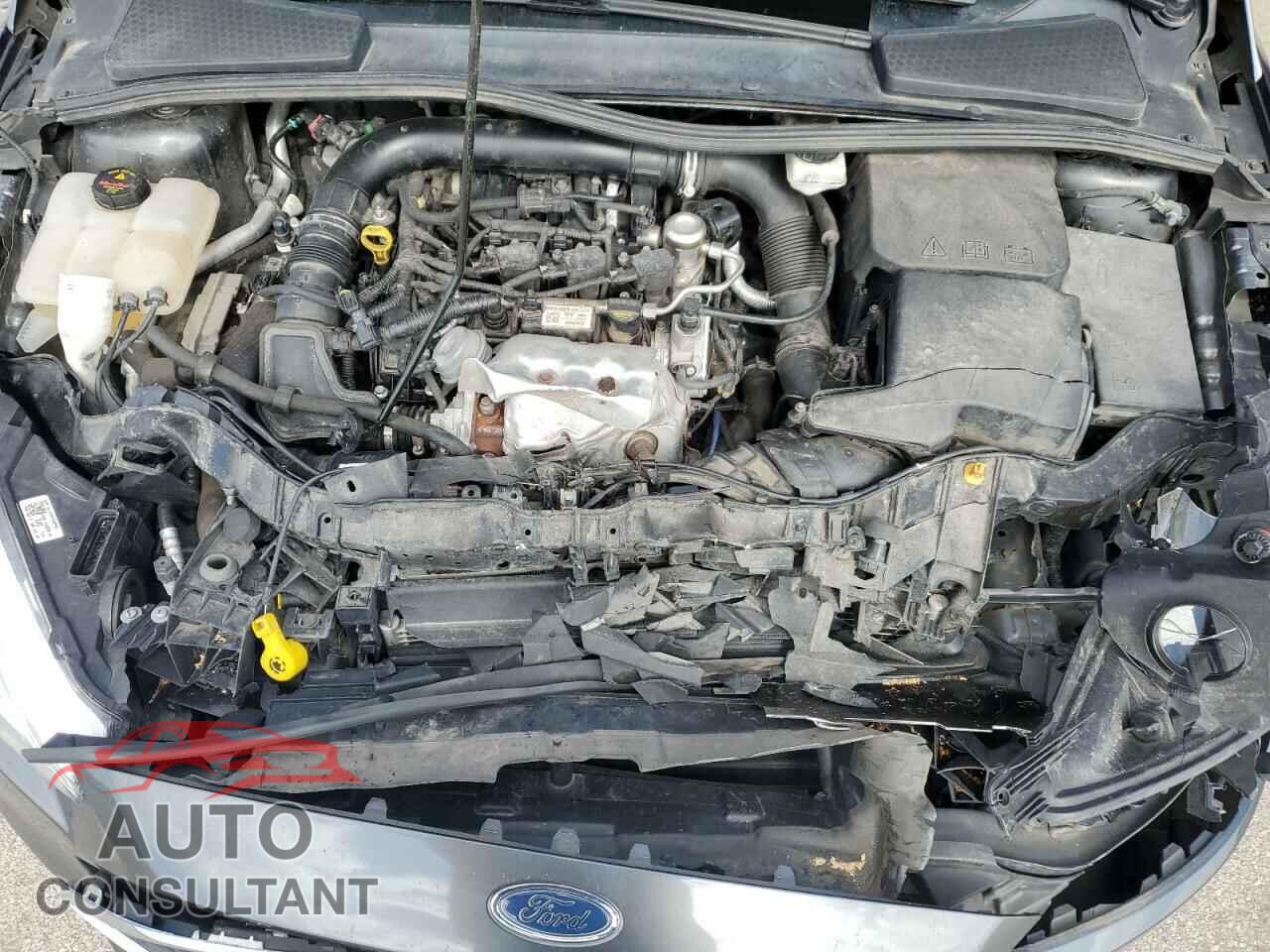 FORD FOCUS 2018 - 1FADP3FE5JL203702