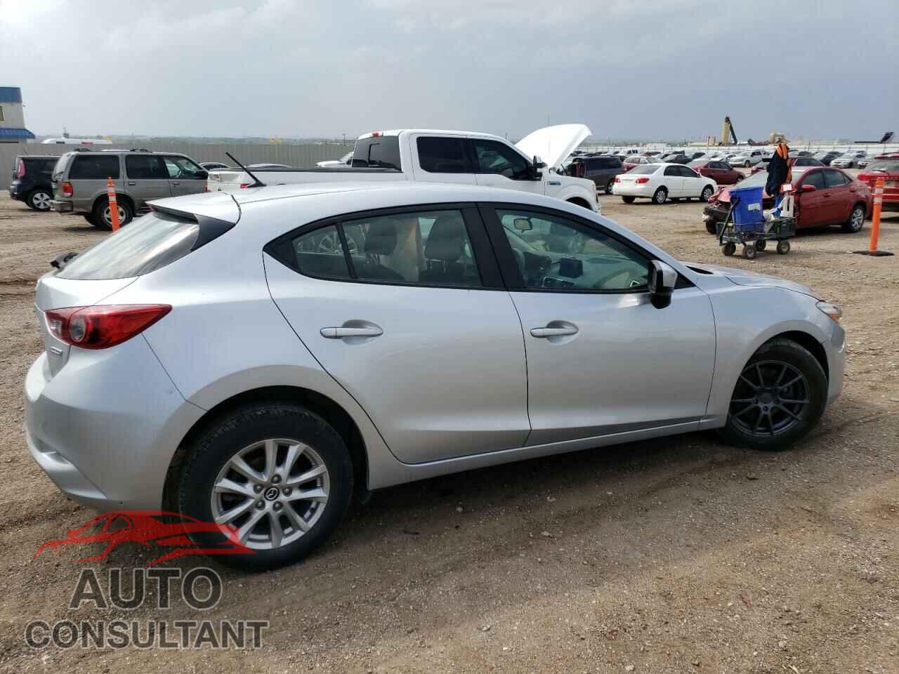 MAZDA 3 2018 - 3MZBN1K74JM172859