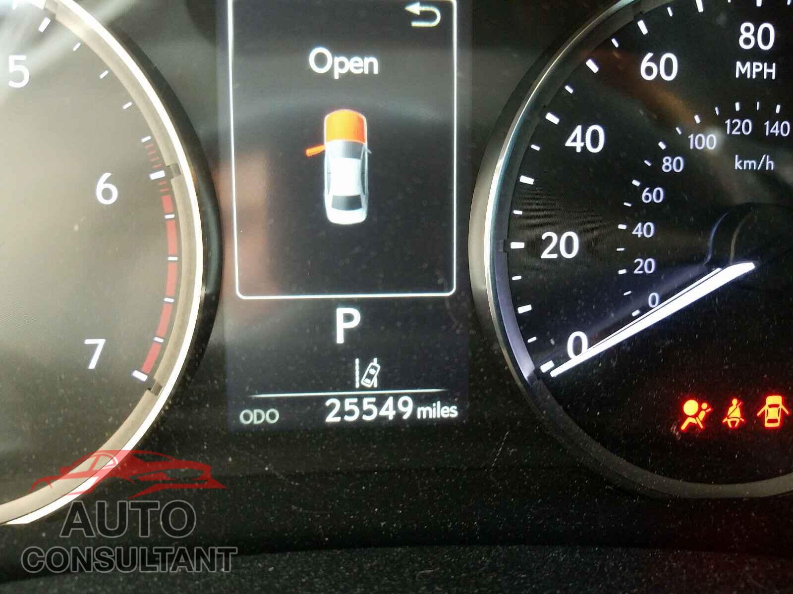LEXUS IS 2018 - JTHBA1D20J5067174