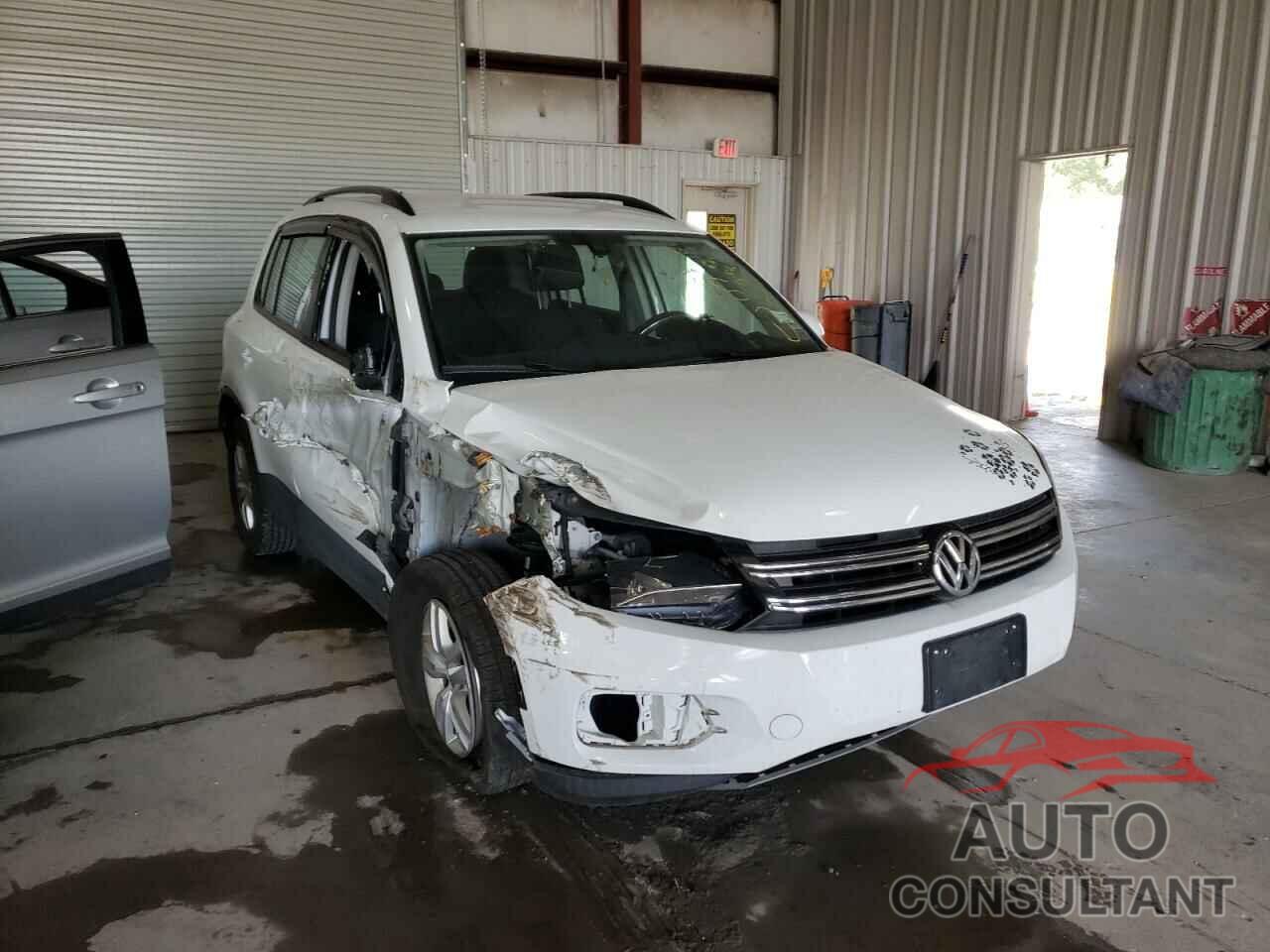 VOLKSWAGEN TIGUAN 2016 - WVGBV7AX3GW538581