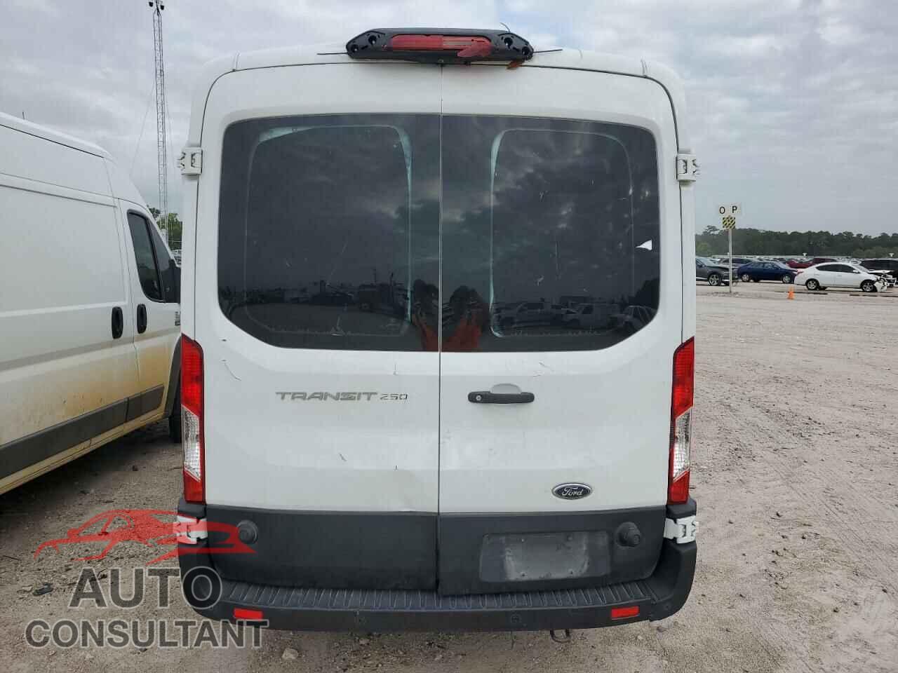 FORD TRANSIT 2020 - 1FTBR1C84LKB03372