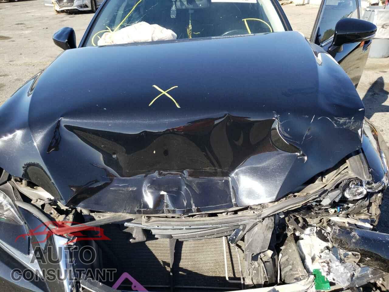 LEXUS IS 2016 - JTHBA1D24G5010405