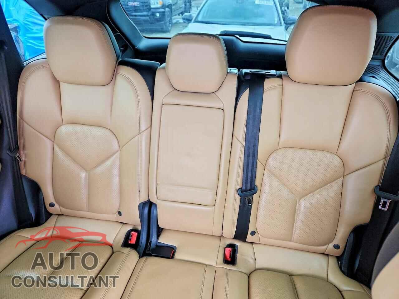 PORSCHE CAYENNE 2016 - WP1AA2A2XGKA15132