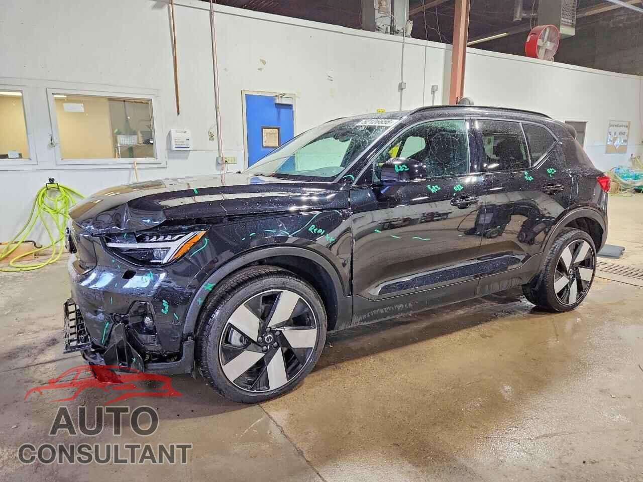 VOLVO XC40 2023 - YV4ED3UM7P2096830