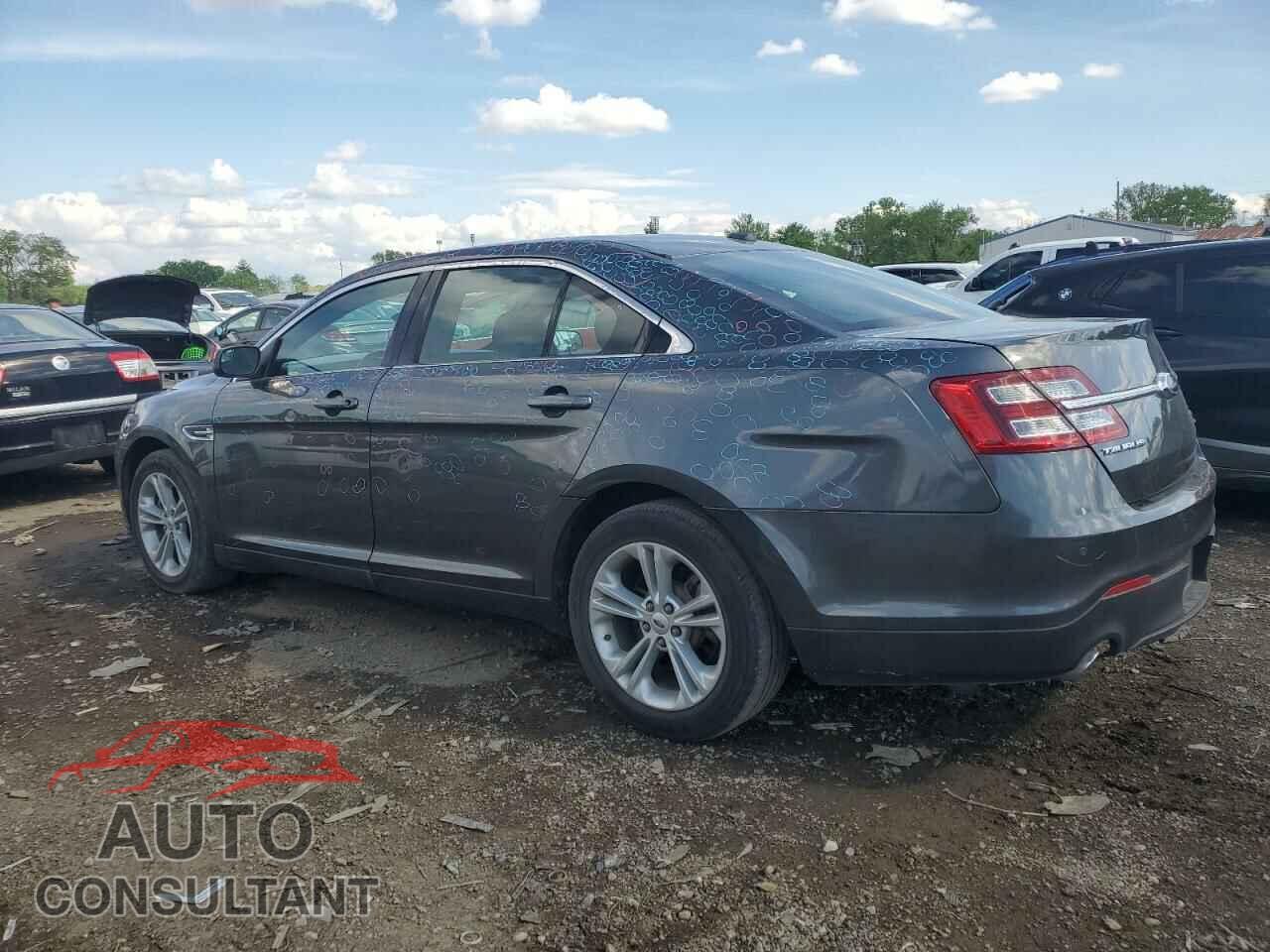 FORD TAURUS 2019 - 1FAHP2E87KG102100