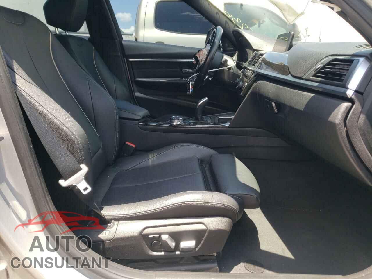 BMW 3 SERIES 2016 - WBA8B7G51GNU36941