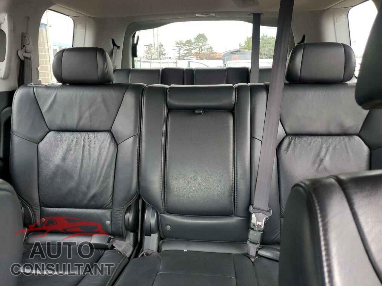 HONDA PILOT 2011 - 5FNYF4H5XBB011844