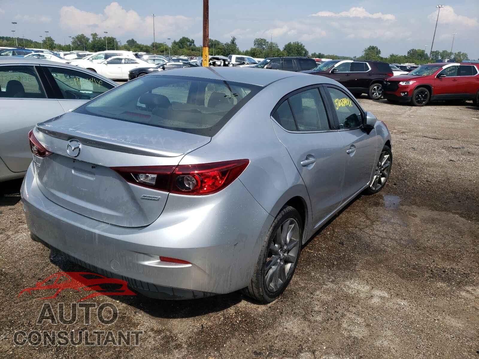 MAZDA 3 2018 - 3MZBN1V30JM181549