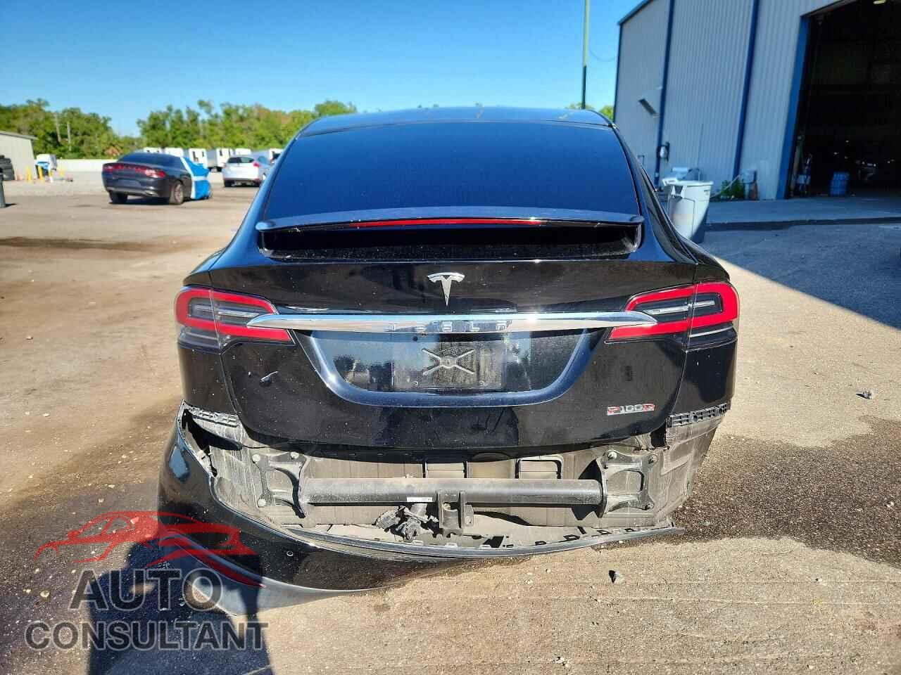 TESLA MODEL X 2018 - 5YJXCBE46JF140893