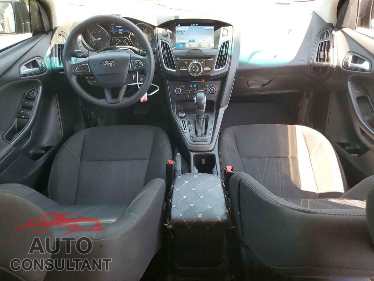 FORD FOCUS 2017 - 1FADP3M26HL338108