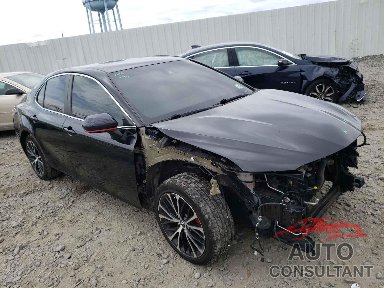 TOYOTA CAMRY 2018 - 4T1B11HK8JU072507