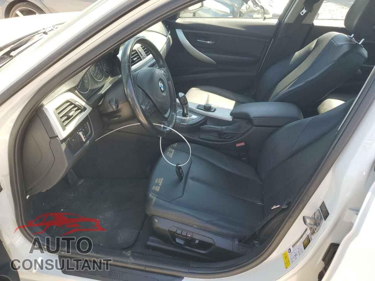 BMW 3 SERIES 2013 - WBA3C1G58DNN93334