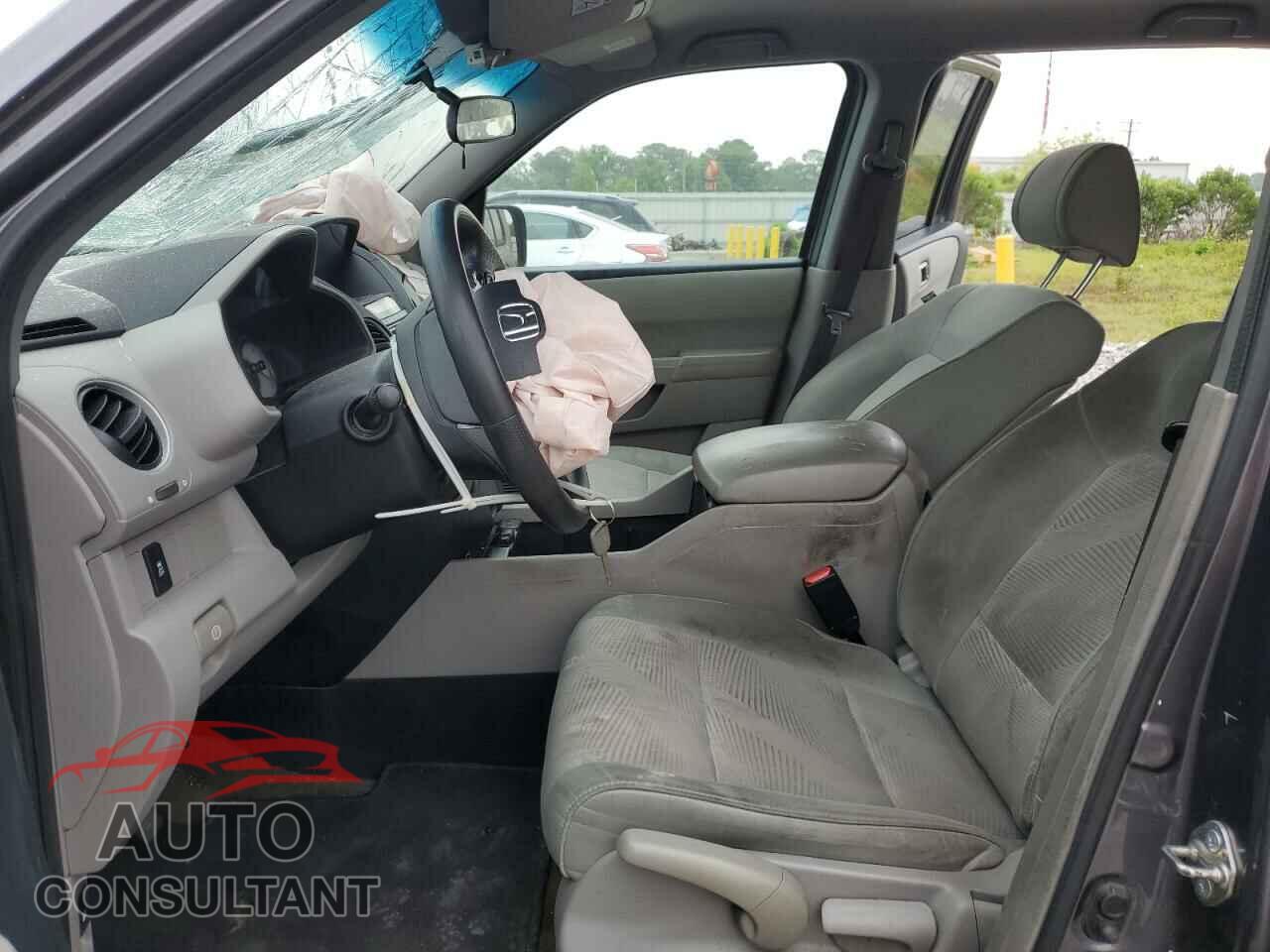 HONDA PILOT 2015 - 5FNYF3H27FB023701