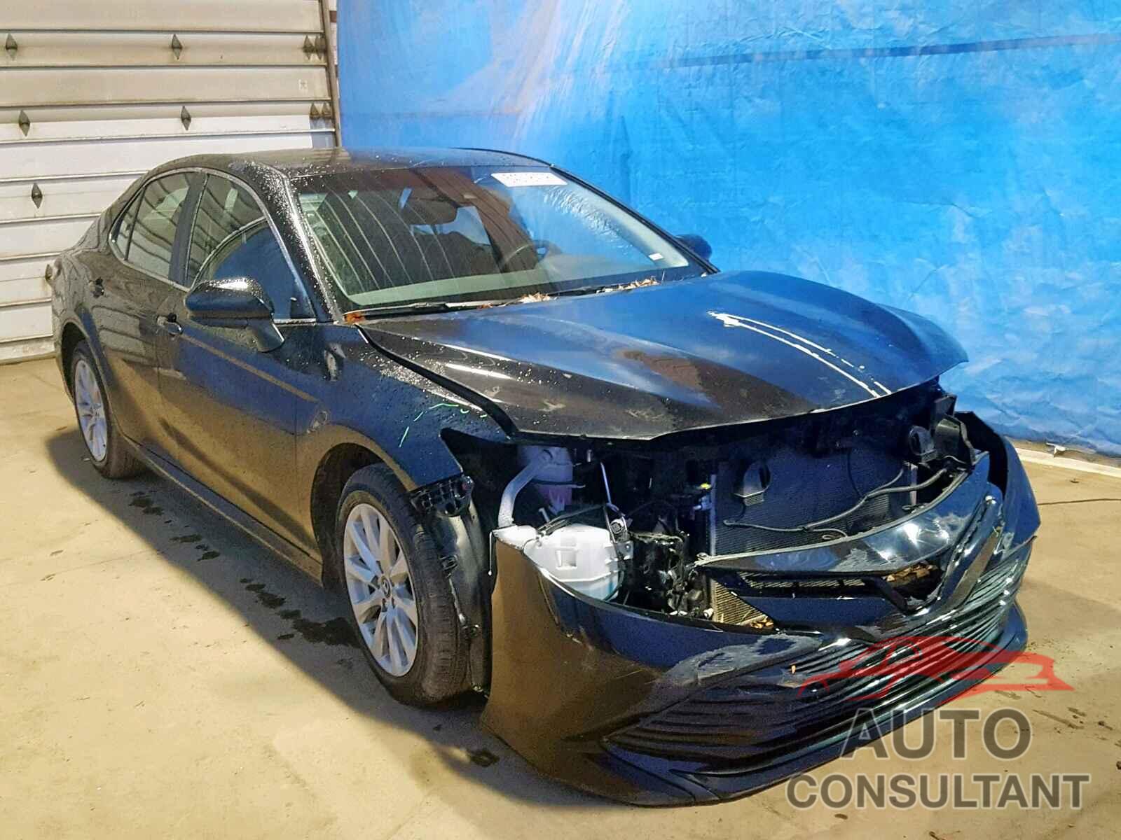 TOYOTA CAMRY 2018 - 4T1B11HK3JU577645